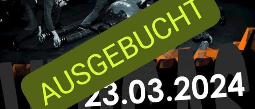 Bild enthält, Advertisement, Poster, Adult, Male, Man, Person, Helmet