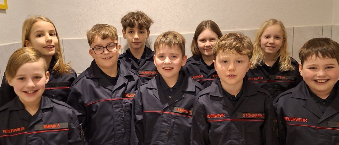 Bild enthält, People, Person, Coat, Jacket, Pants, Portrait, Boy, Child, Male, Groupshot