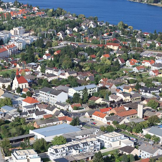 Bild enthält, Neighborhood, Outdoors, Architecture, Building, Cityscape, Urban, Suburb, City, Aerial View, Housing