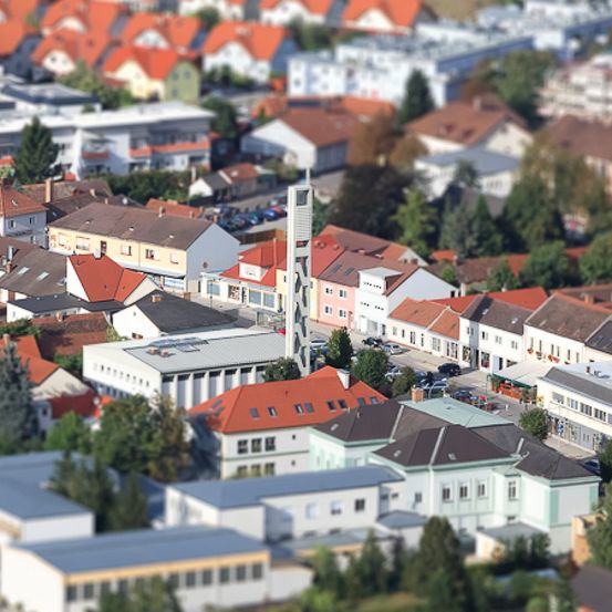 Bild enthält, Neighborhood, Building, Cityscape, Urban, Suburb, Housing, Outdoors, House, Roof, City