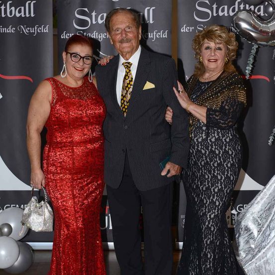 Bild enthält, Fashion, Adult, Male, Man, Person, Premiere, Face, Dress, Coat, Formal Wear