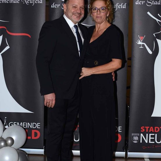 Bild enthält, Fashion, Adult, Male, Man, Person, Accessories, Glasses, Premiere, Face, Coat