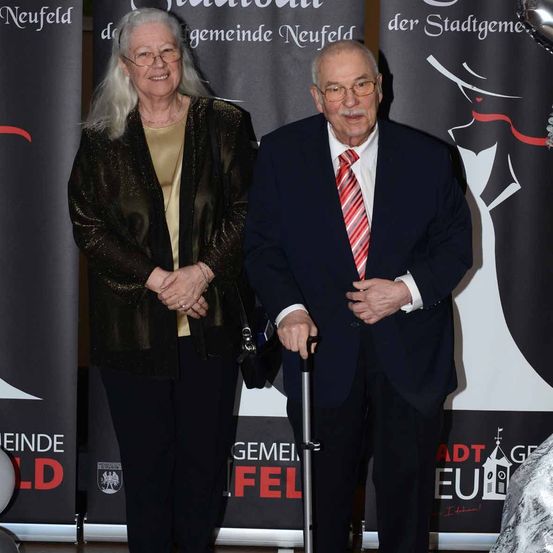 Bild enthält, Coat, Jacket, Fashion, Adult, Male, Man, Person, People, Face, E-scooter