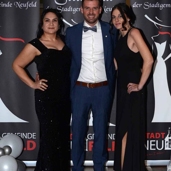 Bild enthält, Fashion, Adult, Female, Person, Woman, Belt, Male, Man, Premiere, Face