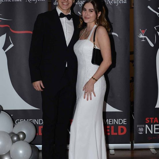 Bild enthält, Fashion, Formal Wear, Suit, Adult, Male, Man, Person, Bride, Female, Woman