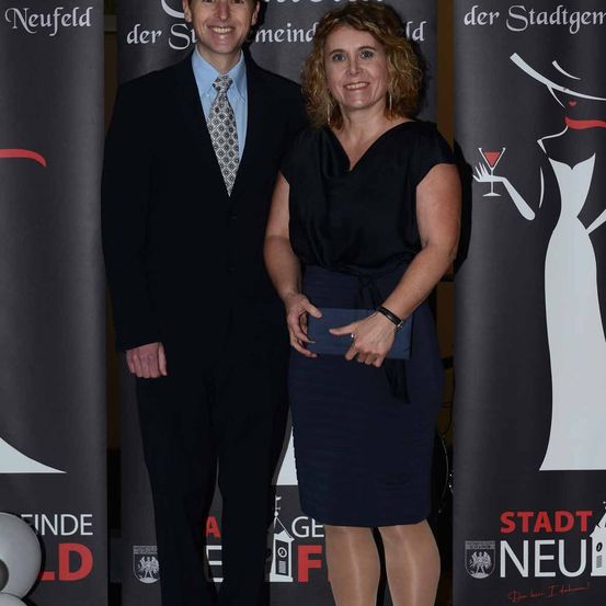 Bild enthält, Fashion, Shoe, Adult, Male, Man, Person, Female, Woman, Face, Lady