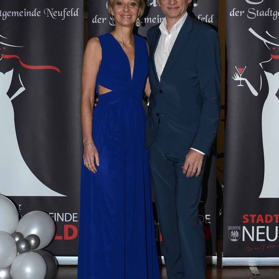 Bild enthält, Fashion, Adult, Female, Person, Woman, Male, Man, Lady, Shoe, Face