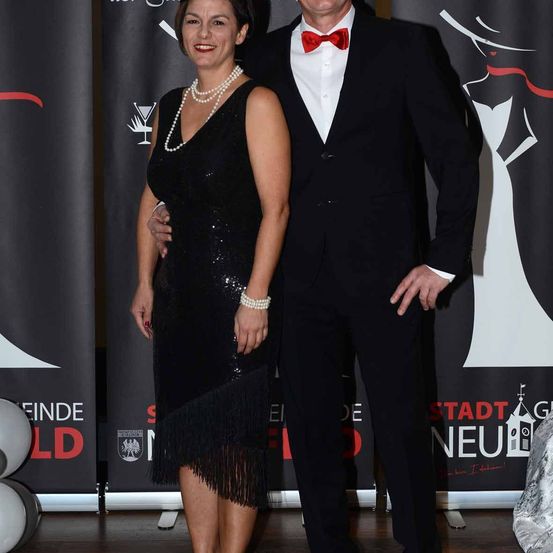 Bild enthält, Fashion, Formal Wear, Suit, Adult, Male, Man, Person, Shoe, Face, Premiere