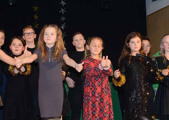 Bild enthält, Person, Adult, Bride, Female, Wedding, Woman, Face, Applause, Clothing, Dress