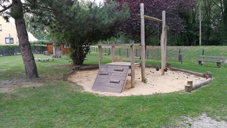 Bild enthält, Grass, Plant, Outdoor Play Area, Outdoors, Play Area, Nature, Park, Backyard, Lawn, Tree