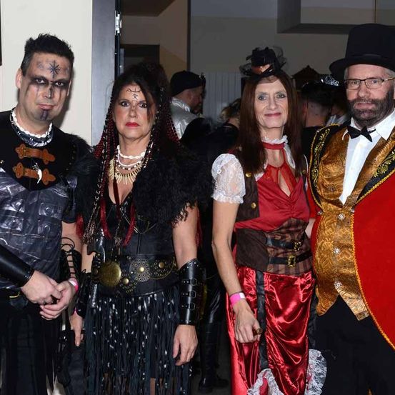 Bild enthält, Adult, Bride, Female, Person, Woman, Costume, Male, Man, Lady, Face