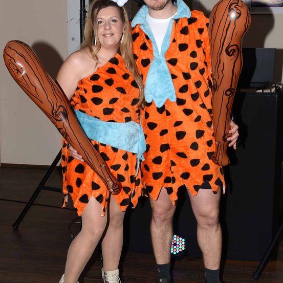 Bild enthält, Shoe, Person, Photography, Portrait, People, Costume, Dress, Sneaker, Adult, Woman