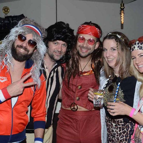 Bild enthält, Sunglasses, Adult, Bride, Female, Person, Woman, Male, Man, Face, Head