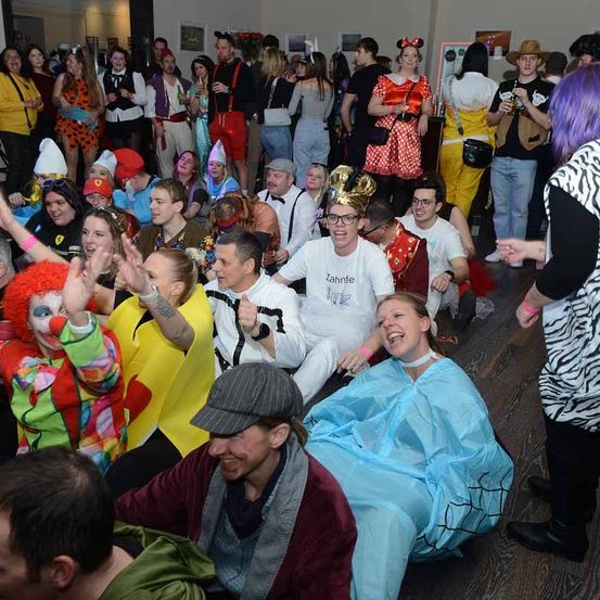 Bild enthält, People, Person, Adult, Female, Woman, Boy, Child, Male, Face, Baby