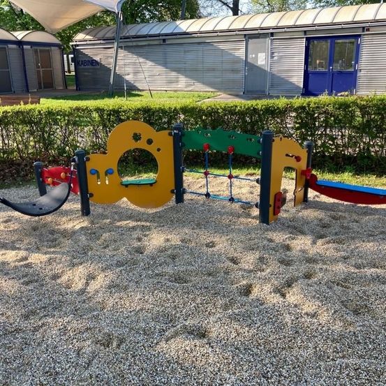 Bild enthält, Outdoor Play Area, Outdoors, Play Area, Grass, Plant