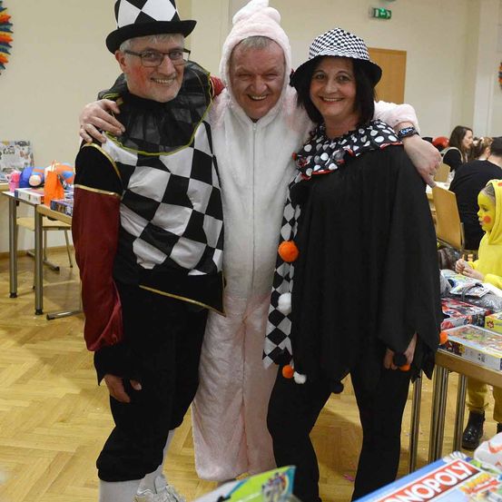 Bild enthält, People, Person, Face, Photography, Portrait, Costume, Hat, Pants, Coat, Cap