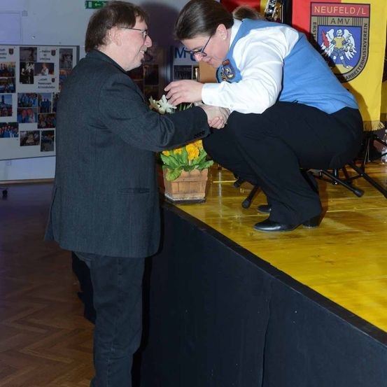 Bild enthält, Pants, Formal Wear, Suit, Shoe, Tie, Adult, Male, Man, Person, Portrait