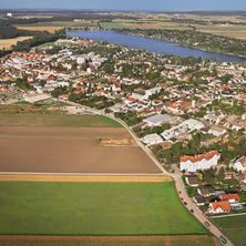 Bild enthält, Outdoors, Architecture, Building, Nature, Aerial View, Cityscape, Urban, Suburb