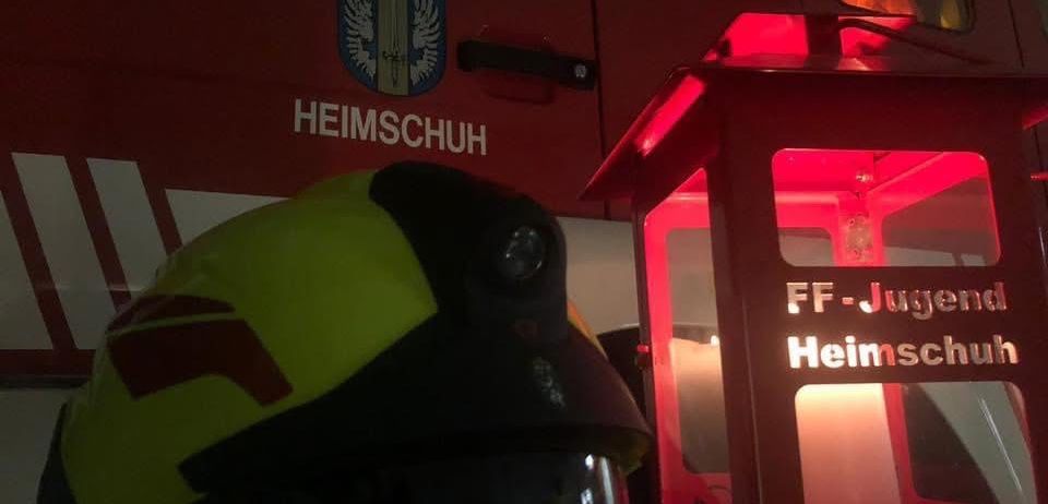 Bild enthält, Helmet, Adult, Male, Man, Person, Bus, Transportation, Vehicle