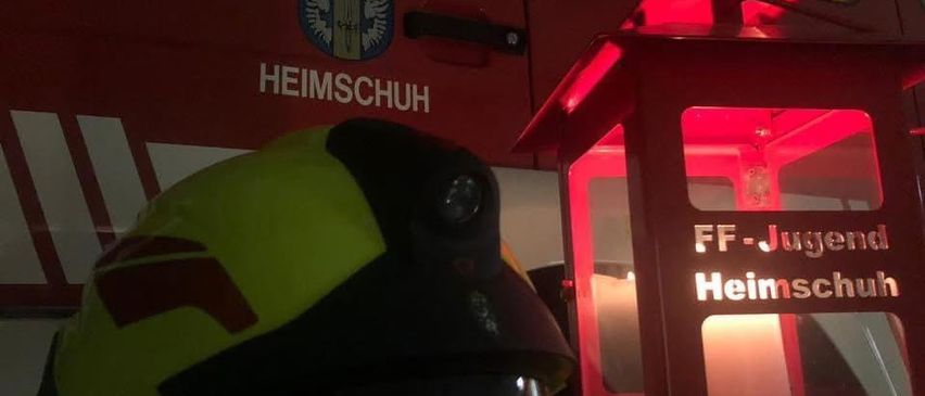 Bild enthält, Helmet, Adult, Male, Man, Person, Bus, Transportation, Vehicle