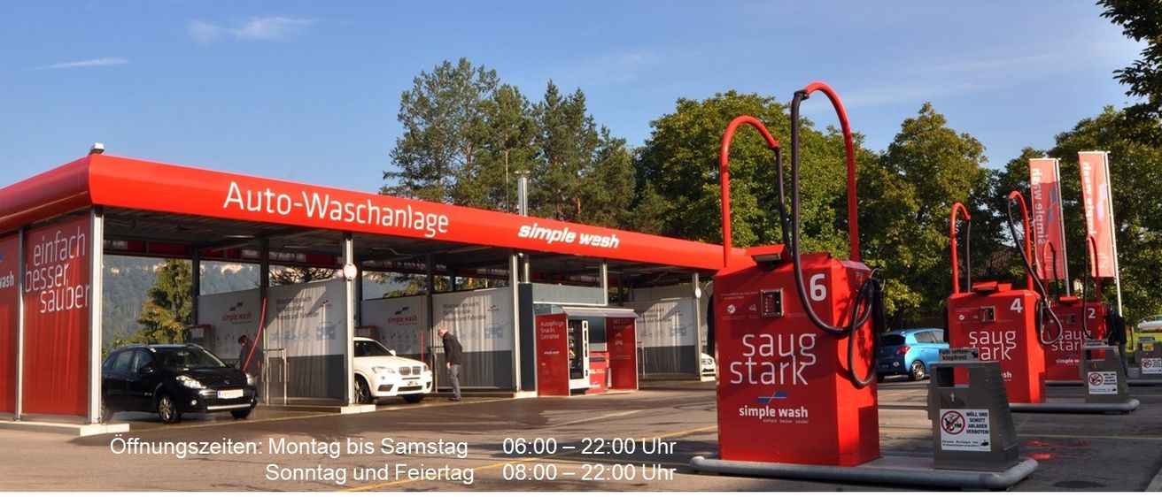 Bild enthält, Machine, Car, Transportation, Vehicle, Pump, Person, Gas Station, Wheel, Gas Pump