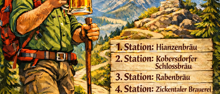 Ein Mann mit Rucksack hält ein Bier und wandert auf einem Pfad mit fünf Stationen. Ein Holzkreuz steht rechts.