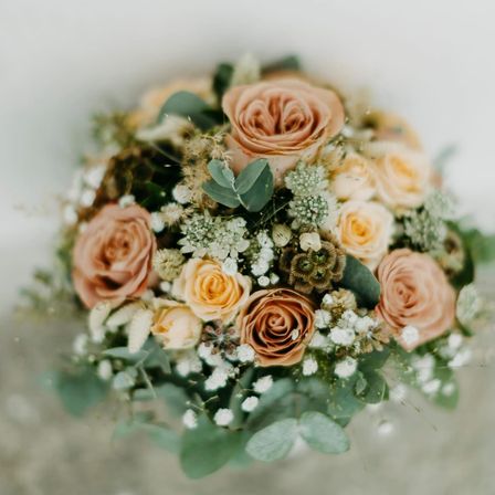 Bild enthält, Flower, Plant, Rose, Flower Arrangement, Flower Bouquet, Art, Floral Design, Graphics, Pattern