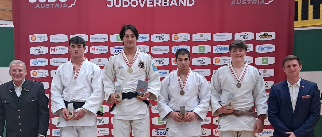 Bild enthält, Judo, Person, Adult, Male, Man, Jeans, Coat, People, Crowd, Face