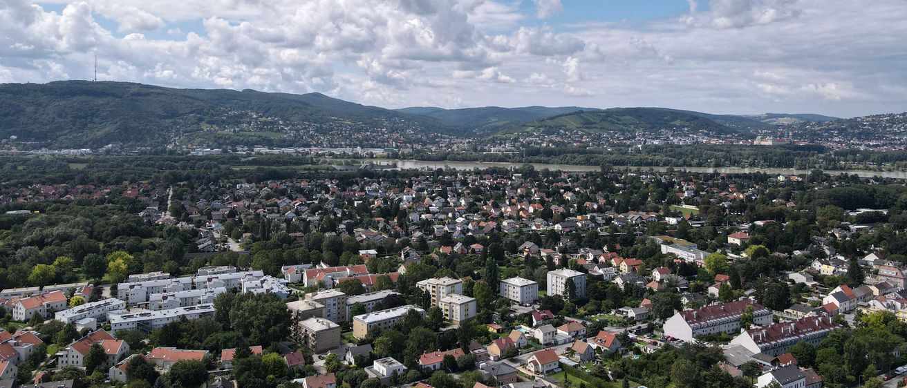 Bild enthält, Building, Cityscape, Urban, Neighborhood, Nature, Outdoors, Sky, City, Horizon, Aerial View