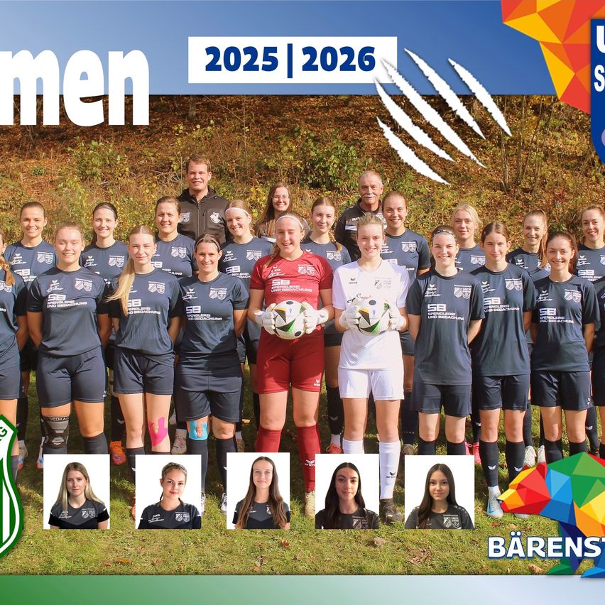 Ein Foto der Frauenfußballmannschaft, mit den Jahren 2025 und 2026 darüber, zeigt Spielerinnen in Trikots, einige halten Fußballbälle, mit Trainern und zusätzlichen Porträts darunter.