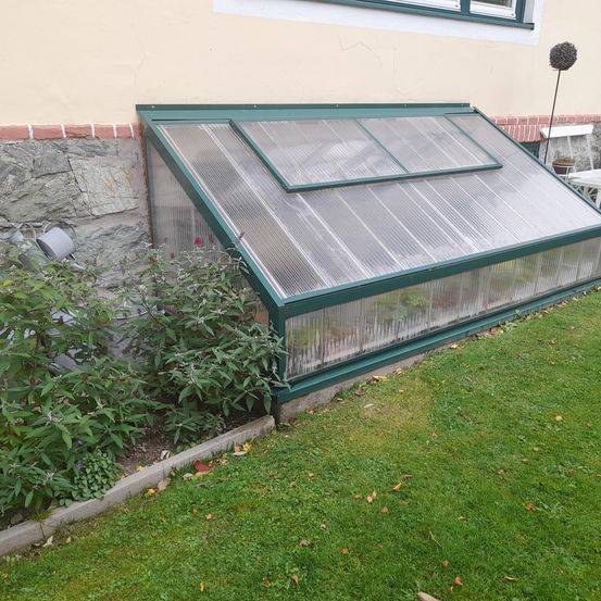 Bild enthält, Garden, Nature, Outdoors, Gardening, Greenhouse