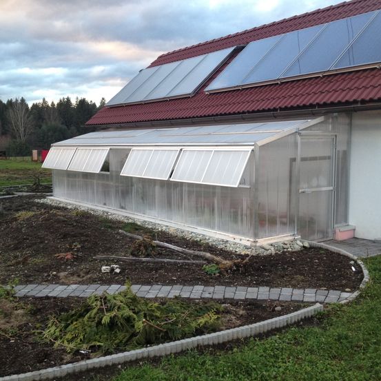 Bild enthält, Garden, Nature, Outdoors, Gardening, Architecture, Building, Bench, Greenhouse, Backyard, Housing