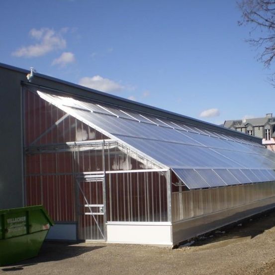 Bild enthält, Garden, Nature, Outdoors, Gardening, Electrical Device, Solar Panels, Greenhouse