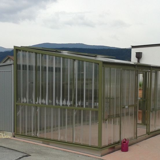 Bild enthält, Architecture, Building, Door, Folding Door, Den, Indoors