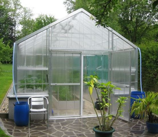 Bild enthält, Garden, Gardening, Nature, Outdoors, Plant, Greenhouse, Chair, Interior Design, Backyard, Potted Plant