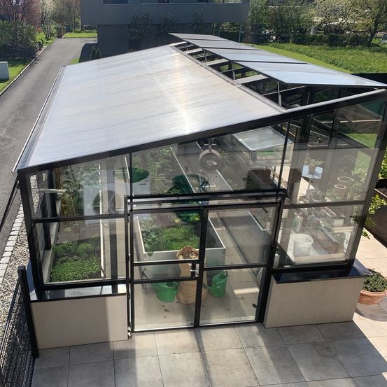 Bild enthält, Garden, Nature, Outdoors, Gardening, Cage