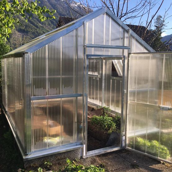 Bild enthält, Garden, Gardening, Nature, Outdoors, Greenhouse, Gate, Backyard, Yard, Indoors, Interior Design