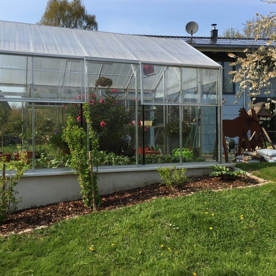 Bild enthält, Garden, Nature, Outdoors, Gardening, Grass, Plant, Interior Design, Backyard, Greenhouse, Potted Plant