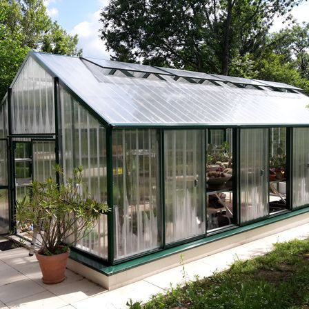 Bild enthält, Garden, Nature, Outdoors, Gardening, Plant, Indoors, Interior Design, Building, Greenhouse, Potted Plant