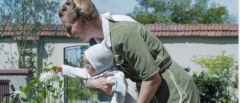 Bild enthält, Face, Head, Person, Adult, Male, Man, Garden, Outdoors, People, Gardening