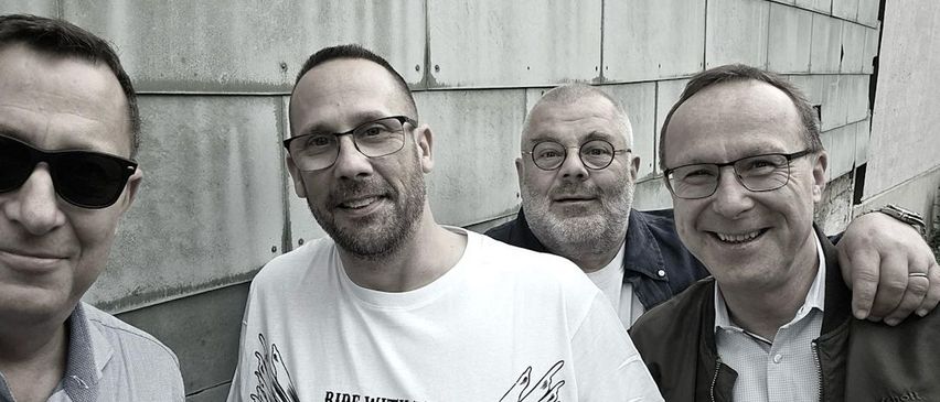 Bild enthält, T-Shirt, Glasses, Person, Photography, Portrait, Sunglasses, People, Shirt, Adult, Man