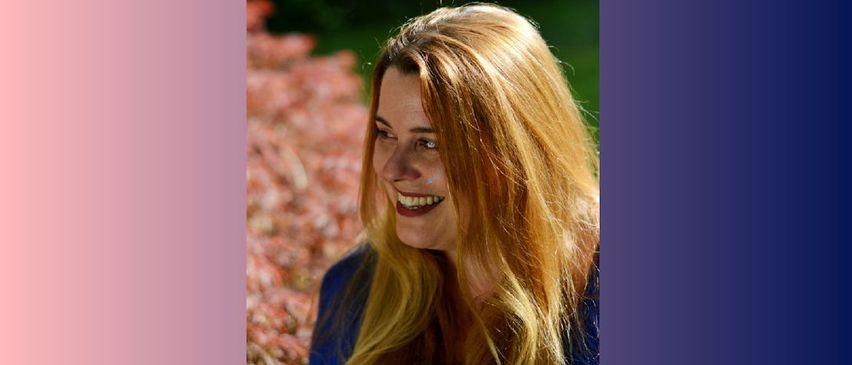 Bild enthält, Face, Head, Person, Happy, Laughing, Smile, Adult, Female, Woman, Portrait