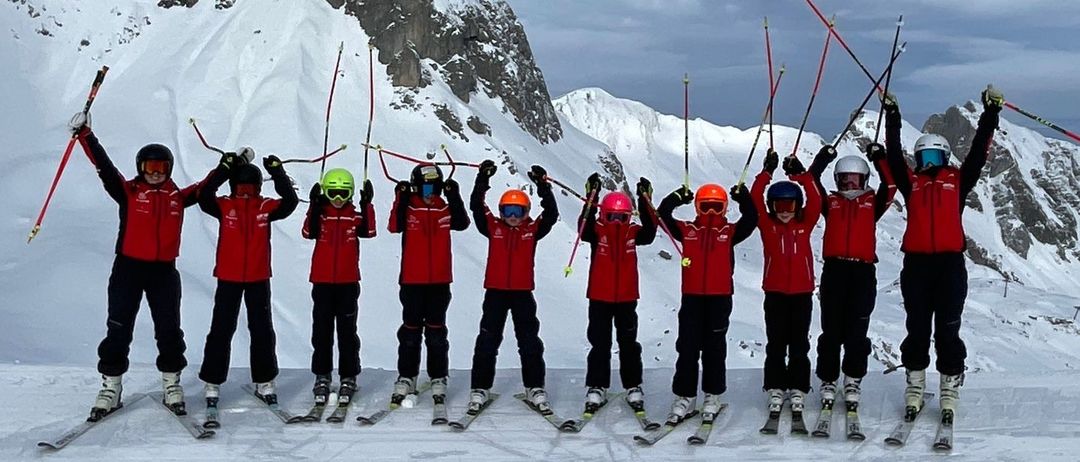 Nature, Outdoors, Glove, Peak, Person, People, Shoe, Helmet, Piste, Skiing