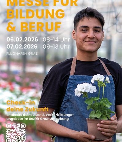 Ein Mann in einer Jeansschürze lächelt und hält eine Topfpflanze bei einer zukünftigen Bildungs- und Berufsmesse am Flughafen Graz am 06. und 07. Februar 2026.