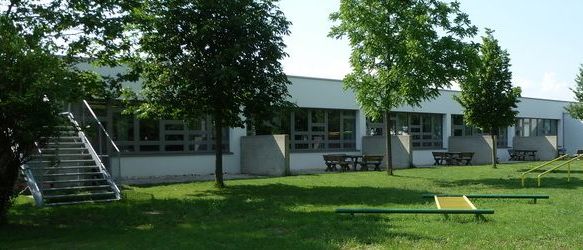 Grass, Hotel, Lawn, Resort, Backyard, Nature, Outdoors, Bench, Shelter, School