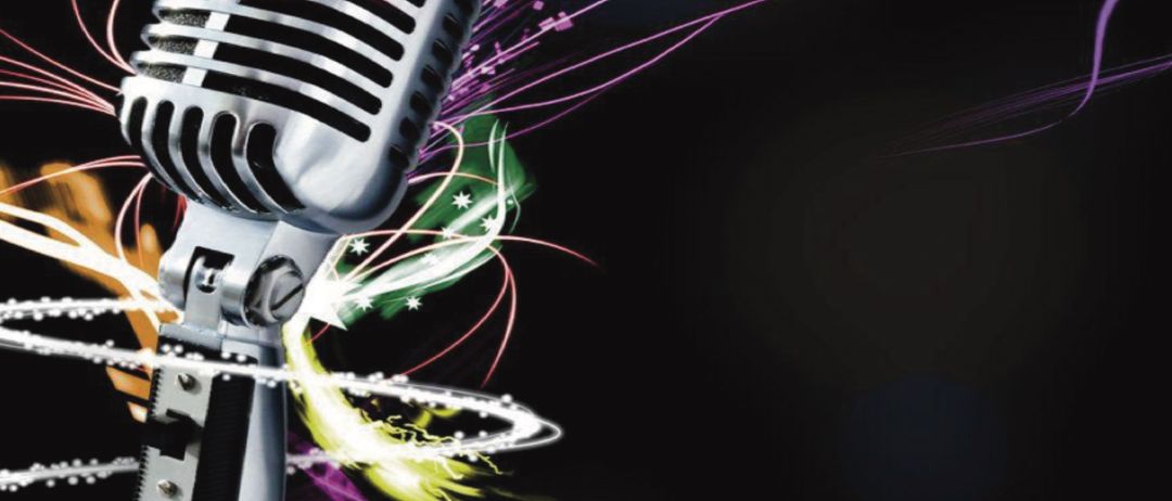 Plakat für eine Karaoke-Veranstaltung mit dem Titel 'Karaoke Night', einem Mikrofon und bunten Lichtern. Es heißt 'Sei der Star' und die Zeit ist 20:00 Uhr.
