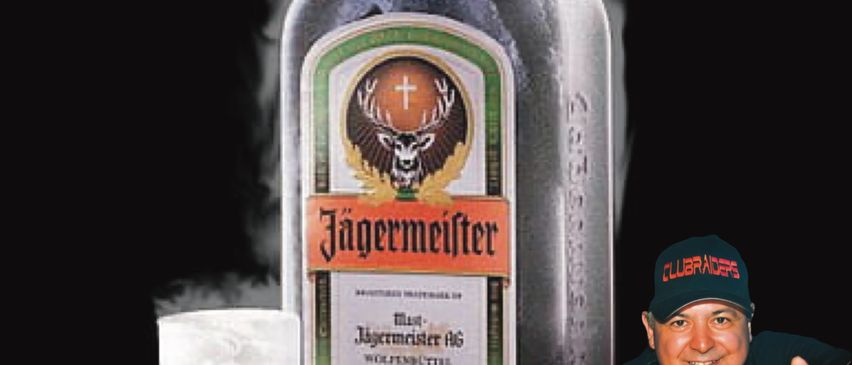 Bild enthält, Alcohol, Beverage, Liquor, Adult, Male, Man, Person, Face, Gin, Beer