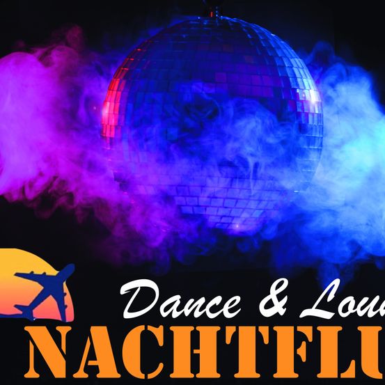 Bild enthält, Smoke, Sphere, Advertisement, Adult, Male, Man, Person, Architecture, Building, Planetarium