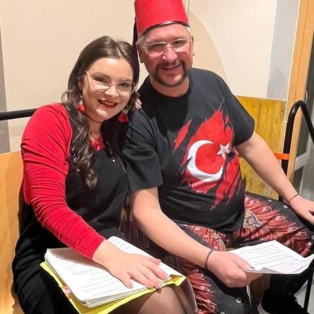 Bild enthält, People, Person, Head, Face, Adult, Male, Man, Female, Woman, Portrait