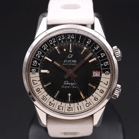 Bild enthält, Wristwatch, Arm, Body Part, Person